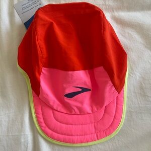 Brooks Women Cap in Red and Pink